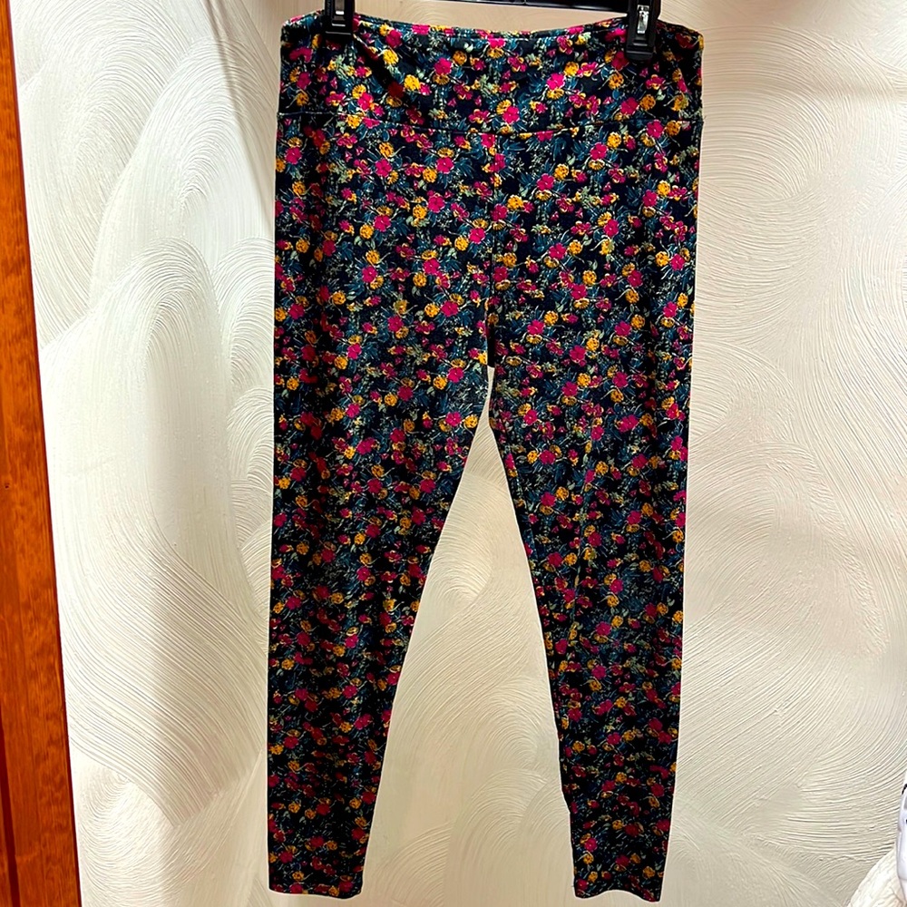 LuLaRoe super soft leggings - Tall & Curvy